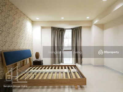 Royal Castle Sukhumvit, Bangkok, Thailand Royal Castle Sukhumvit, Bangkok, Thailand