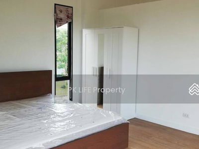 Gehäuse In Ban Ratsada, Thailand Gehäuse In Ban Ratsada, Thailand