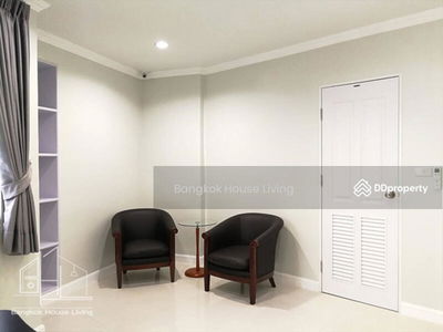 Fifty Fifth Tower, Bangkok, Thailand Fifty Fifth Tower, Bangkok, Thailand