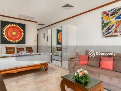 Surin Sabai, Phuket, Thailand Surin Sabai, Phuket, Thailand