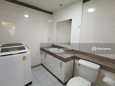 Mitr Mansion, Bangkok, Thailand Mitr Mansion, Bangkok, Thailand