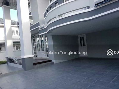 Maneerin Village, 4 bedrooms, 4 bathrooms, 61 sq m., Nonthaburi, Thailand Maneerin Village, 4 bedrooms, 4 bathrooms, 61 sq m., Nonthaburi, Thailand