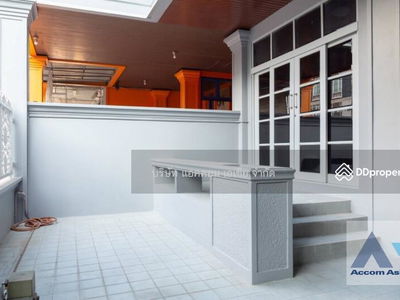3 Bedrooms Townhouse For Rent in Sathorn, Bangkok near AA26624, Bangkok, Thailand 3 Bedrooms Townhouse For Rent in Sathorn, Bangkok near AA26624, Bangkok, Thailand