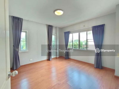 The Centro Rattanathibet, Nonthaburi, Thailand The Centro Rattanathibet, Nonthaburi, Thailand