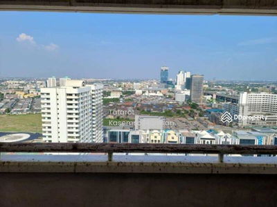 Central City East Tower, Bangkok, Thailand Central City East Tower, Bangkok, Thailand