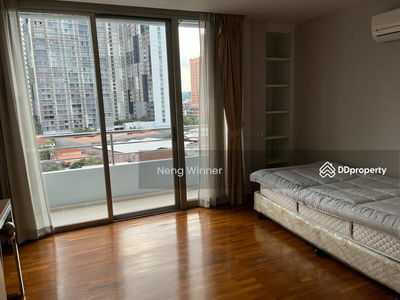 Queen's Park View, Bangkok, Thailand Queen's Park View, Bangkok, Thailand