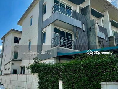 Town Avenue Rama 9, Bangkok, Thailand Town Avenue Rama 9, Bangkok, Thailand