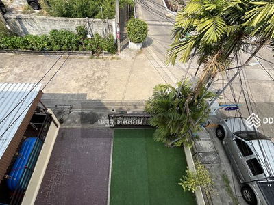 Maneeya Ville, Bangkok, Thailand Maneeya Ville, Bangkok, Thailand