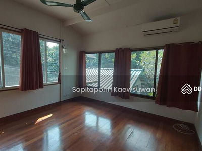 10110, Bangkok, Thailand 10110, Bangkok, Thailand