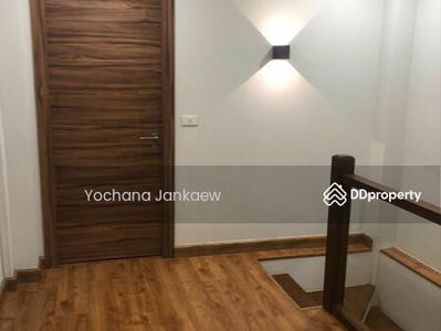 House 4-bed for rent at Sukhumvit, Bangkok, Thailand House 4-bed for rent at Sukhumvit, Bangkok, Thailand