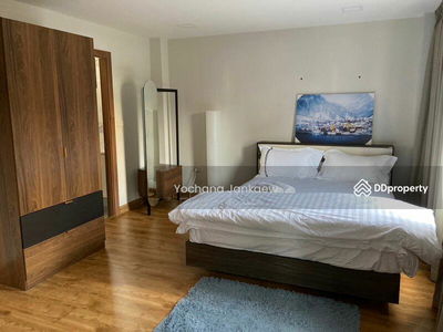 House 4-bed for rent at Sukhumvit, Bangkok, Thailand House 4-bed for rent at Sukhumvit, Bangkok, Thailand