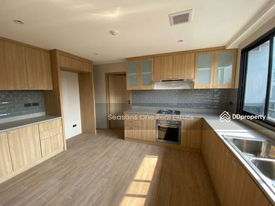 For rent, newly renovated apartment, 3 bedrooms, 260 sq m. @Ekamai., Bangkok, Thailand For rent, newly renovated apartment, 3 bedrooms, 260 sq m. @Ekamai., Bangkok, Thailand