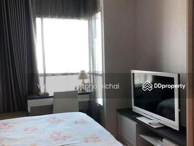 Life Ratchadapisek, Bangkok, Thailand Life Ratchadapisek, Bangkok, Thailand