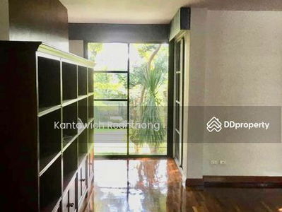 Large 5-Bedroom House, Bangkok, Thailand Large 5-Bedroom House, Bangkok, Thailand