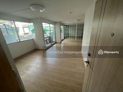 Garden Place, Bangkok, Thailand Garden Place, Bangkok, Thailand