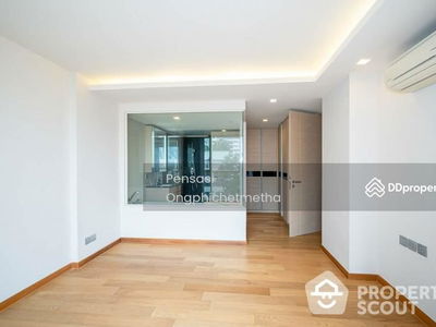 Via BOTANI, Bangkok, Thailand Via BOTANI, Bangkok, Thailand