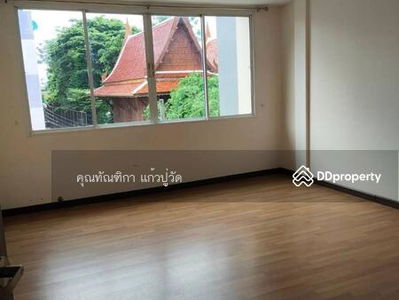Townhome, 3 floors, 3 bedrooms, 3 bathrooms, 2 air conditioners, no furniture, for rent 19,000 baht, Phahon Yothin Road 32, Senaniwet Village 12.
Near Rotus Department Store, Bangkok, Thailand Townhome, 3 floors, 3 bedrooms, 3 bathrooms, 2 air conditioners, no furniture, for rent 19,000 baht, Phahon Yothin Road 32, Senaniwet Village 12.
Near Rotus Department Store, Bangkok, Thailand