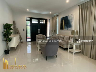 House in Compound, Samut Prakan, Thailand House in Compound, Samut Prakan, Thailand