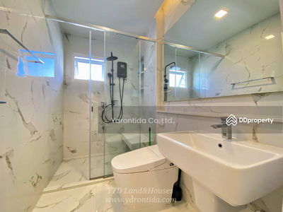 Mantana Bangna-Wongwaen, Bangkok, Thailand Mantana Bangna-Wongwaen, Bangkok, Thailand