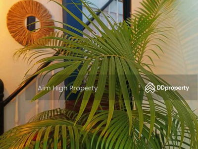 House in Phetchaburi Road, Bangkok, Thailand House in Phetchaburi Road, Bangkok, Thailand