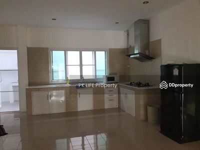 Housing in Ban Talat Nua, Thailand Housing in Ban Talat Nua, Thailand