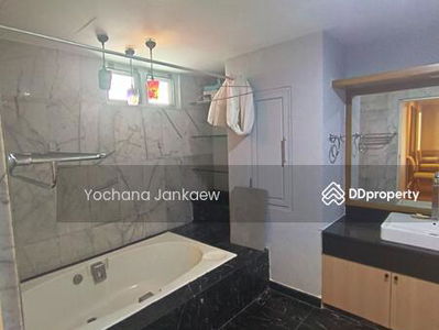 Oriental Towers, Bangkok, Thailand Oriental Towers, Bangkok, Thailand