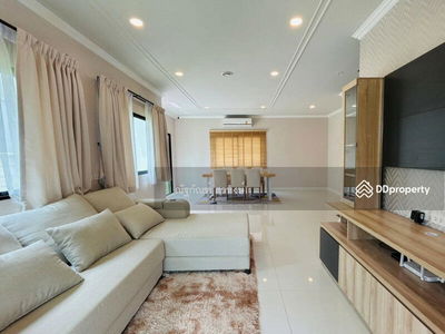 Village Grand Britannia Wongwaen-Ramintra Phase 2, Bangkok, Thailand Village Grand Britannia Wongwaen-Ramintra Phase 2, Bangkok, Thailand