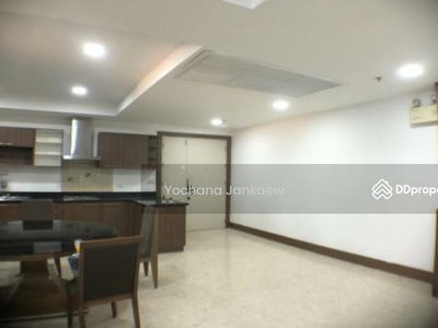 Nusasiri Grand, Bangkok, Thailand Nusasiri Grand, Bangkok, Thailand