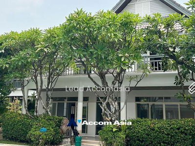 Private Swimming Pool, Pet friendly 4 Bedrooms House for Rent in Sukhumvit Bangkok near BTS Ekkamai, Bangkok, Thailand Private Swimming Pool, Pet friendly 4 Bedrooms House for Rent in Sukhumvit Bangkok near BTS Ekkamai, Bangkok, Thailand
