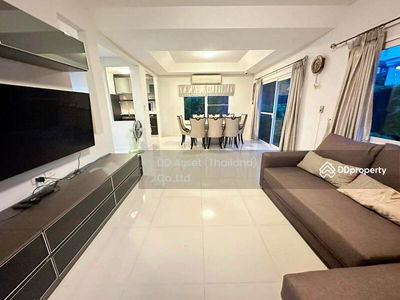 Mantana Kalapapruk – Wongwaen, Bangkok, Thailand Mantana Kalapapruk – Wongwaen, Bangkok, Thailand