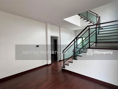 The City Ekkamai-Ladprao, Bangkok, Thailand The City Ekkamai-Ladprao, Bangkok, Thailand