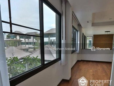 Spacious 4-Bedroom House, Bangkok, Thailand Spacious 4-Bedroom House, Bangkok, Thailand