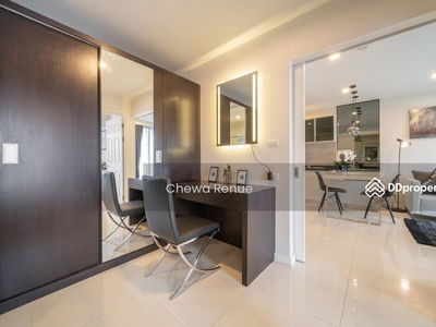 THE SURAWONG BY CHEWATHAI HUP SOON, Bangkok, Thailand THE SURAWONG BY CHEWATHAI HUP SOON, Bangkok, Thailand