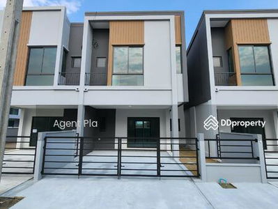 Townhome for rent Pleno Sukhumvit-Bangna (SPSAM1154), Samut Prakan, Thailand Townhome for rent Pleno Sukhumvit-Bangna (SPSAM1154), Samut Prakan, Thailand