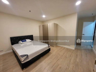 Moon Tower, Bangkok, Thailand Moon Tower, Bangkok, Thailand