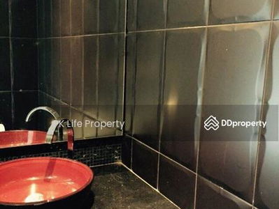 Gehäuse In Ban Ratsada, Thailand Gehäuse In Ban Ratsada, Thailand