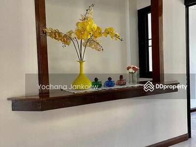 Spacious 4-Br Townhouse near BTS Nana, Bangkok, Thailand Spacious 4-Br Townhouse near BTS Nana, Bangkok, Thailand