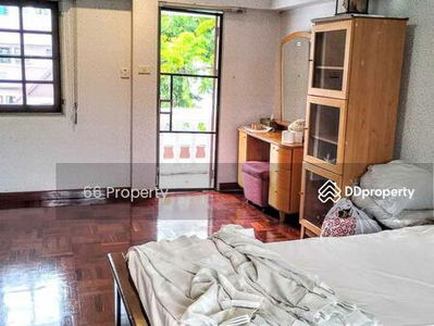 4 Bed House, Bangkok, Thailand 4 Bed House, Bangkok, Thailand