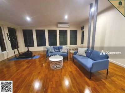 Single house, Sukhumvit 44, Bangkok, Thailand Single house, Sukhumvit 44, Bangkok, Thailand