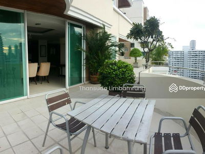 Piyathip Place, Bangkok, Thailand Piyathip Place, Bangkok, Thailand