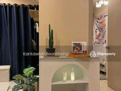 Life Sukhumvit 48, Bangkok, Thailand Life Sukhumvit 48, Bangkok, Thailand