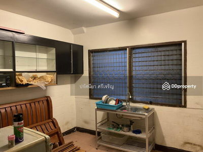 Single house behind The Ninth Mall, Seri Village, 100 sq m, 2 floors, 5 bedrooms, 3 bathrooms, good location, suitable for an office, residence, home office, Bangkok., Thailand Single house behind The Ninth Mall, Seri Village, 100 sq m, 2 floors, 5 bedrooms, 3 bathrooms, good location, suitable for an office, residence, home office, Bangkok., Thailand