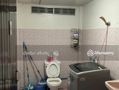 Single house behind The Ninth Mall, Seri Village, 100 sq m, 2 floors, 5 bedrooms, 3 bathrooms, good location, suitable for an office, residence, home office, Bangkok., Thailand Single house behind The Ninth Mall, Seri Village, 100 sq m, 2 floors, 5 bedrooms, 3 bathrooms, good location, suitable for an office, residence, home office, Bangkok., Thailand