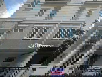 4-story townhome, Ladawan Village at Chao Phraya, Bangkok., Thailand 4-story townhome, Ladawan Village at Chao Phraya, Bangkok., Thailand