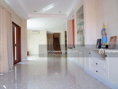 Grand Bangkok Boulevard Rama9, Bangkok, Thailand Grand Bangkok Boulevard Rama9, Bangkok, Thailand