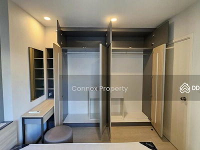 Phyll Phahol 34, Bangkok, Thailand Phyll Phahol 34, Bangkok, Thailand