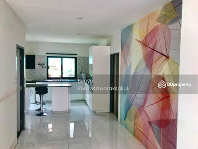 Spacious 4-Br House near BTS Udom Suk, Bangkok, Thailand Spacious 4-Br House near BTS Udom Suk, Bangkok, Thailand