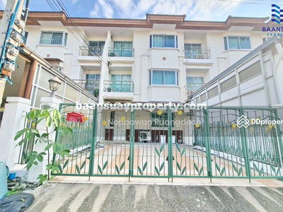 For rent, 3-story townhome, Bangkoknon Road. Near the Purple Line, Tiwanon Intersection Station, Nonthaburi, Thailand For rent, 3-story townhome, Bangkoknon Road. Near the Purple Line, Tiwanon Intersection Station, Nonthaburi, Thailand