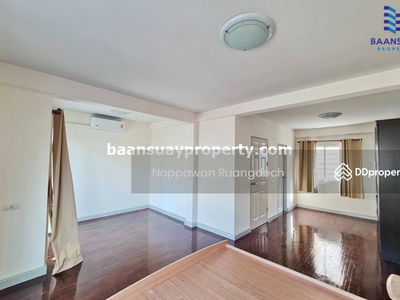 For rent, 3-story townhome, Bangkoknon Road. Near the Purple Line, Tiwanon Intersection Station, Nonthaburi, Thailand For rent, 3-story townhome, Bangkoknon Road. Near the Purple Line, Tiwanon Intersection Station, Nonthaburi, Thailand