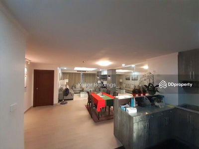 Supalai Place Sukhumvit 39, Bangkok, Thailand Supalai Place Sukhumvit 39, Bangkok, Thailand